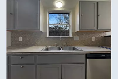 8347 Sterlingshire Street, Houston, TX 77078 - Photo 12