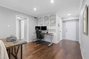 353 N Post Oak Ln, Houston, TX 77024 - Photo 10
