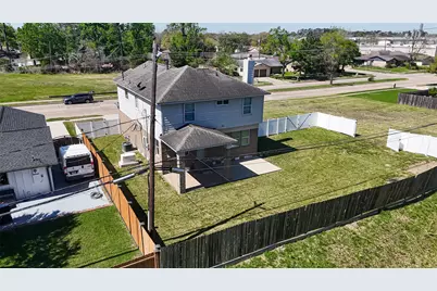 8014 Royalwood Drive, Houston, TX 77049 - Photo 38