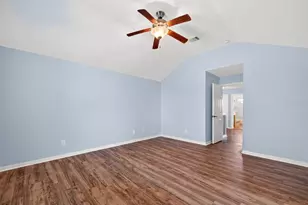 8014 Royalwood Dr, Houston, TX 77049 - Photo 16