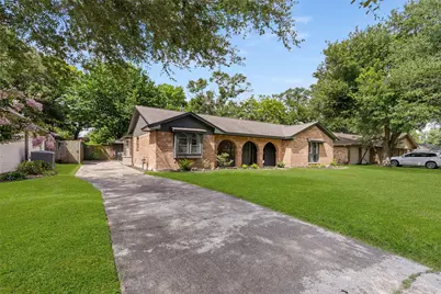 109 Tamarisk Trail, Lake Jackson, TX 77566 - Photo 24