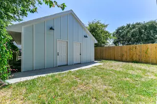 3007 Avenue Q, Galveston, TX 77550 - Photo 40