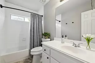 16523 E Canterra Cir, Houston, TX 77095 - Photo 18