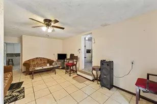 1608 Maiden Ln, Richmond, TX 77469 - Photo 6