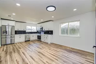 17114 Barcelona Dr, Friendswood, TX 77546 - Photo 10