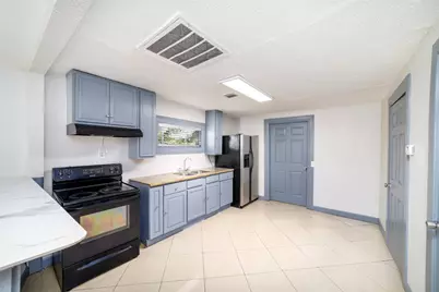 9201 Klondike Street, Houston, TX 77075 - Photo 10