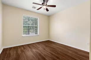 27 N Queenscliff Cir, The Woodlands, TX 77382 - Photo 24
