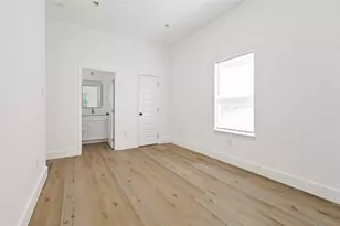 8123 Betty Boop St, Houston, TX 77028 - Photo 18