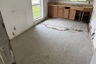 1015 N Liberty St, El Campo, TX 77437 - Photo 8