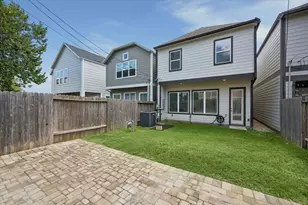 1135 Aurora St, Houston, TX 77009 - Photo 2