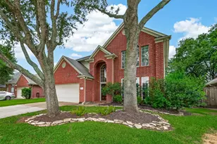 623 Deer Hollow Dr, Sugar Land, TX 77479 - Photo 2