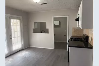 5406 Lyndhurst Drive, Houston, TX 77033 - Photo 4