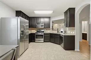 1202 Quarterhorse Dr, Alvin, TX 77511 - Photo 6