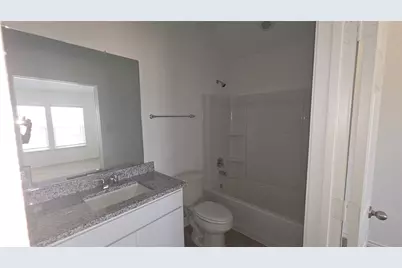 10481 Sugar Mill Dr, Conroe, TX 77306 - Photo 14
