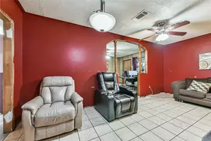 10438 Caxton St, Houston, TX 77016 - Photo 8