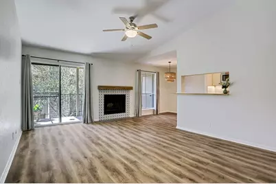 700 Thicket Lane #1004, Houston, TX 77079 - Photo 2