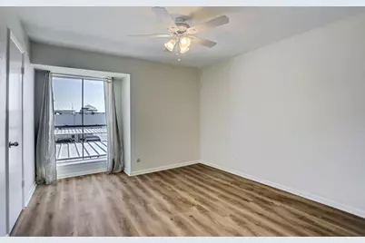 700 Thicket Lane #1004, Houston, TX 77079 - Photo 12