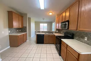 907 Christopher, Baytown, TX 77521 - Photo 4