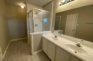 907 Christopher, Baytown, TX 77521 - Photo 18