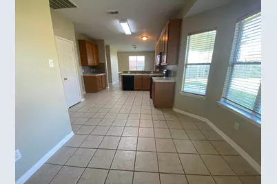 907 Christopher, Baytown, TX 77521 - Photo 6