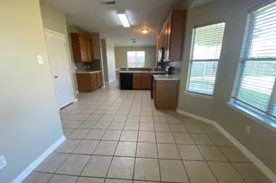 907 Christopher, Baytown, TX 77521 - Photo 6