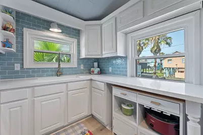 4021 Las Palmas Street, Galveston, TX 77554 - Photo 20