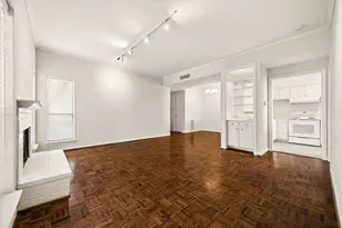 718 Bering Dr, Houston, TX 77057 - Photo 2