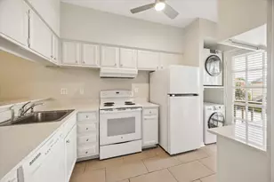 718 Bering Dr, Houston, TX 77057 - Photo 14