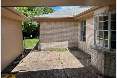 2401 Camino Court, Texas City, TX 77590 - Photo 14