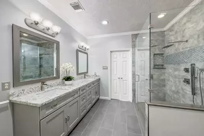 7827 Shady Villa Cove, Houston, TX 77055 - Photo 14