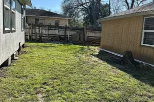 102 Georgia St, Houston, TX 77029 - Photo 2