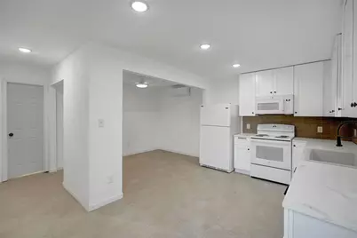 314 County Road 3577 #B, Cleveland, TX 77327 - Photo 2