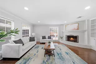 727 Bunker Hill Rd, Houston, TX 77024 - Photo 4