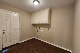 2304 Belvedere Dr, Baytown, TX 77520 - Photo 4