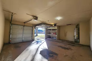 2304 Belvedere Dr, Baytown, TX 77520 - Photo 16