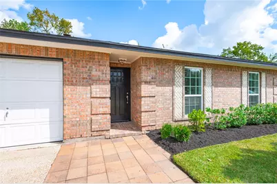 16735 Townes Road, Friendswood, TX 77546 - Photo 2