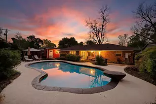 9910 Pine Lake Dr, Houston, TX 77055 - Photo 1