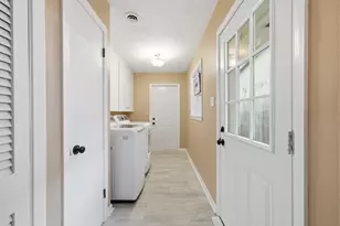 9910 Pine Lake Dr, Houston, TX 77055 - Photo 16