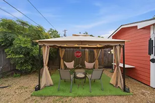 9910 Pine Lake Dr, Houston, TX 77055 - Photo 18