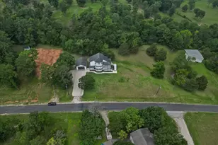 401 Paradise Dr, Coldspring, TX 77331 - Photo 4