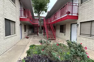 1410 Blalock Rd, Houston, TX 77055 - Photo 2