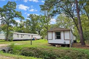 163 Robbins Ave, Livingston, TX 77351 - Photo 2