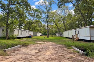 163 Robbins Ave, Livingston, TX 77351 - Photo 1