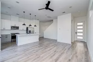 2054 Johanna Crk Dr, Houston, TX 77055 - Photo 10