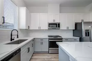 2054 Johanna Crk Dr, Houston, TX 77055 - Photo 16