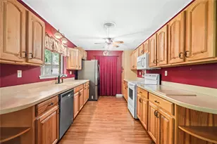1809 N Roberson St, Conroe, TX 77301 - Photo 6