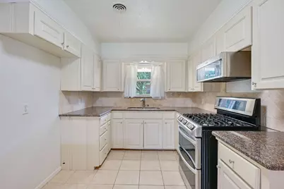 1915 Vinewood Drive, Bryan, TX 77802 - Photo 8