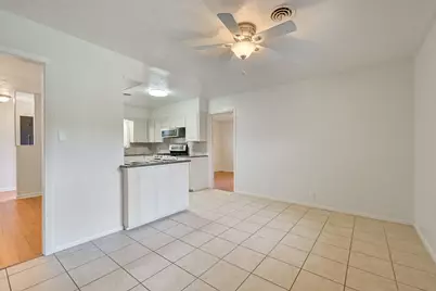 1915 Vinewood Drive, Bryan, TX 77802 - Photo 4