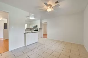 1915 Vinewood Dr, Bryan, TX 77802 - Photo 4