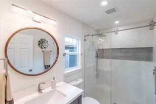 5326 De Lange Ln, Houston, TX 77092 - Photo 4